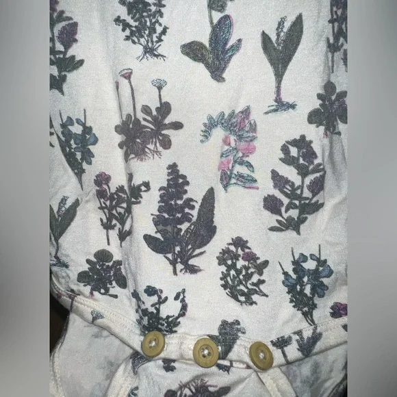 Kate Quinn The Woods Collection Long Sleeve Onesie - Picture 2 of 5